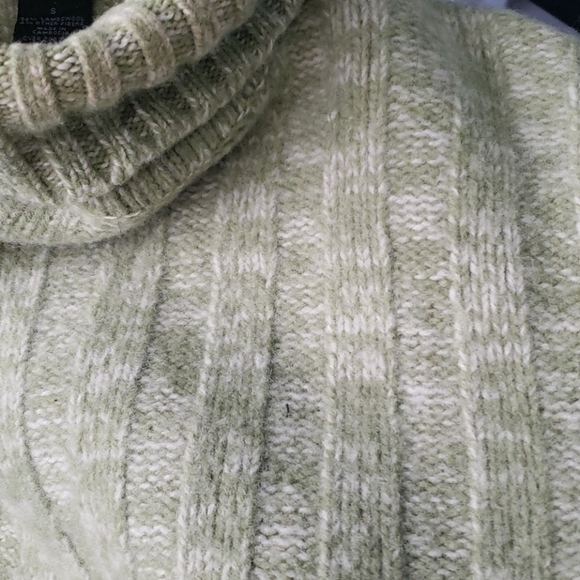 Wool Express Turtleneck Sweater - Picture 3 of 3
